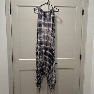 Women’s Dress-Size Medium. Fits more like a large.